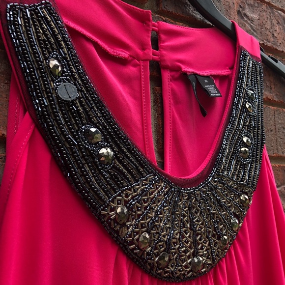 ND | Embellished Sleeveless Blouse - Picture 2 of 5